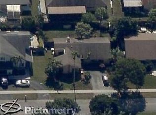 9550 SW 7th Ct, Pembroke Pines, FL 33025