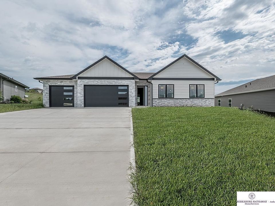 1st image of 3779 N 192nd Ave