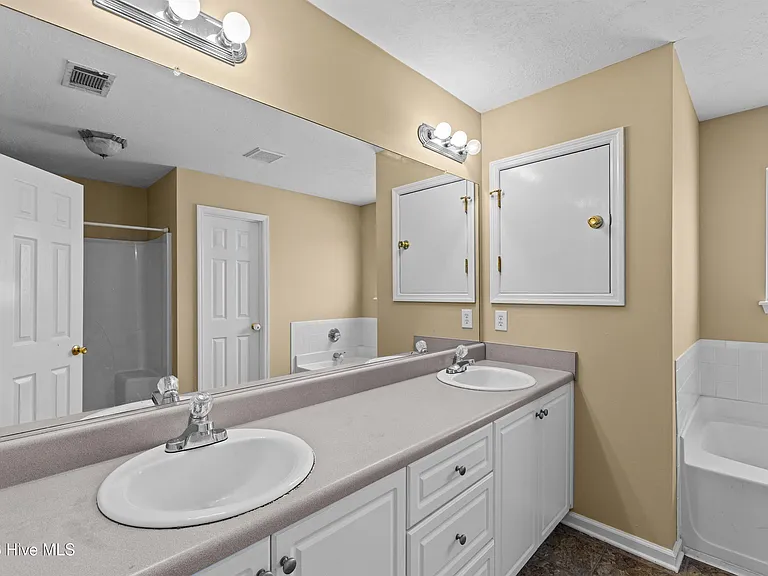 7598 Pleasantville Way — Photo 41