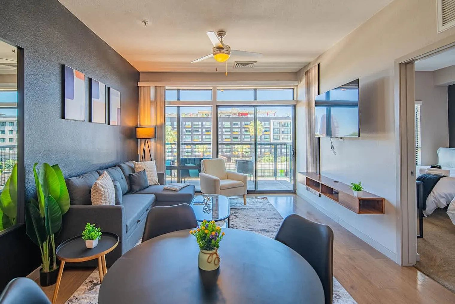 1 bed, 1.0 bath, 785 sqft, $3,211 — Photo 4