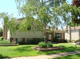 2642 Arrowhead Dr, Troy, MI 48083