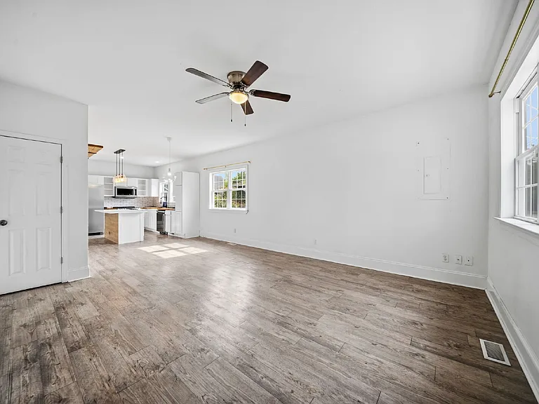 1109 Orange St — Photo 7