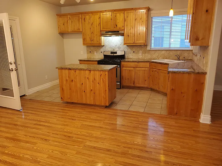 203 Pecan St #B — Photo 6