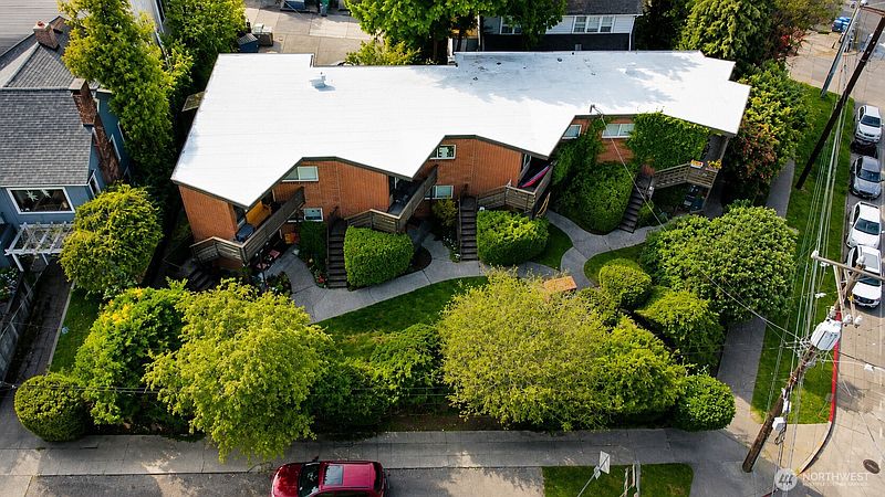 2nd image of 3261 Fuhrman Avenue E