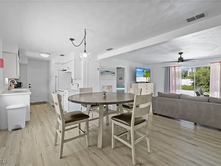 1661 Coronado Rd — Photo 1