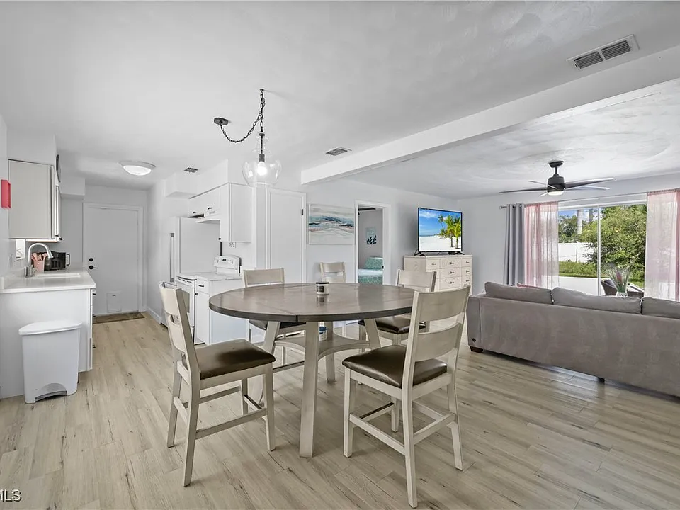 1661 Coronado Rd