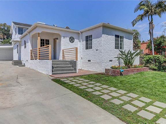 2nd image of 2811 Vaquero Ave
