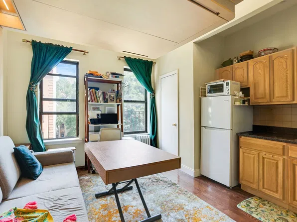 424 East 115th Street image 1 of 9