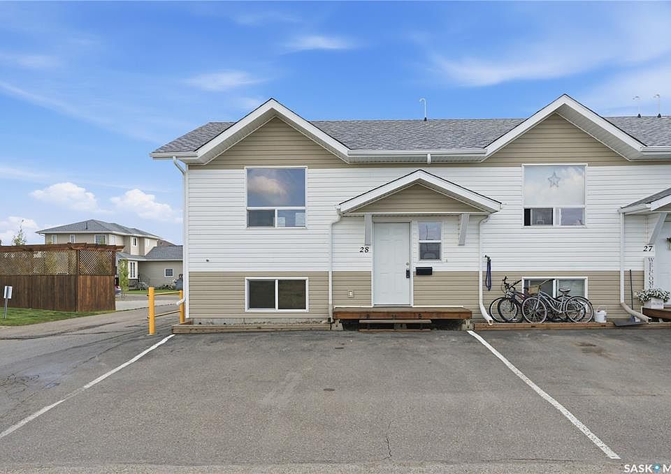 1st image of UNIT 28-200 Hiebert CRESCENT