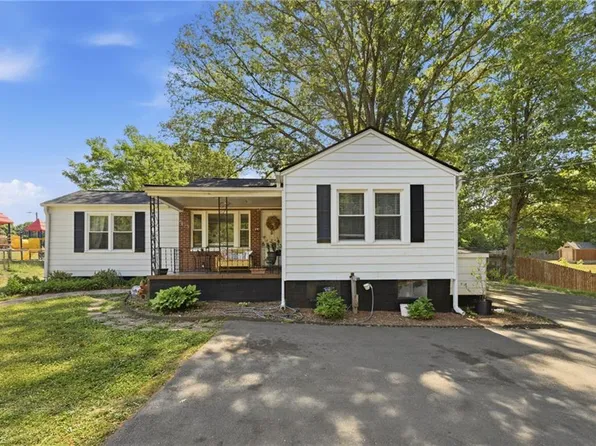 4015 Lexwin Ave, Winston Salem, NC 27107