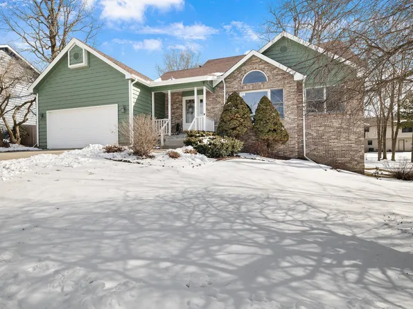 7661 Hamlin St, Crown Pt, IN 46307