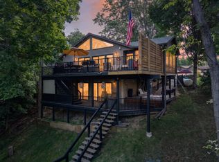 195 Breezy Point Ct, Varna, IL 61375