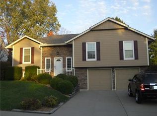 1105 NE Ball Dr, Lees Summit, MO 64086