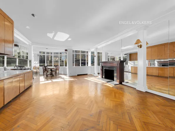 17 West 54th Street image 2 of 10