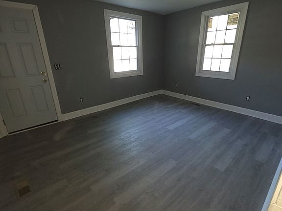 4th image of 3143 Hubbard St