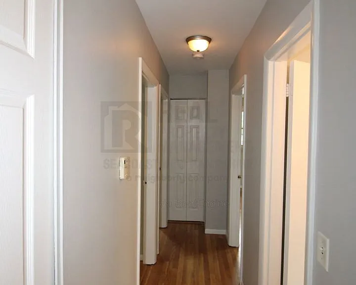 15 Redden St — Photo 8