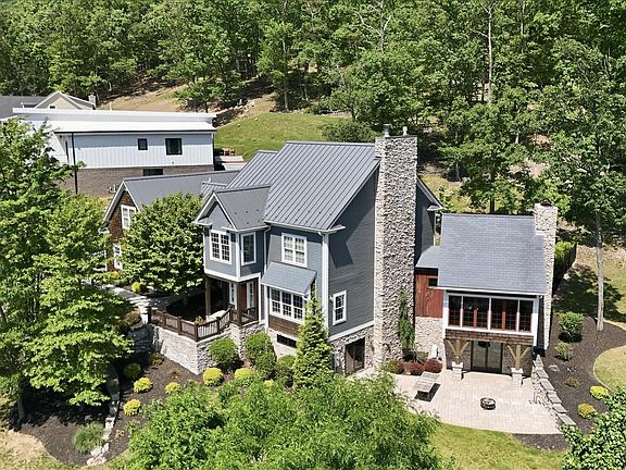 3rd image of 12101 Mountainside Dr