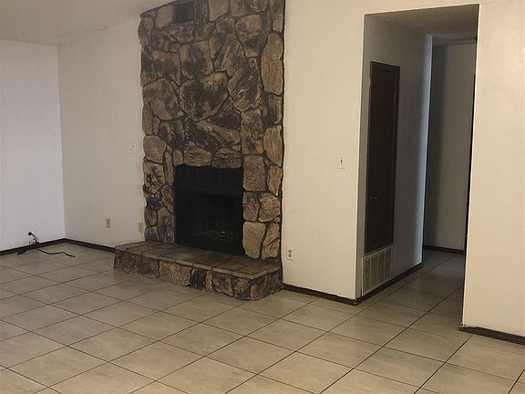 2nd image of 3389 Green Briar Cir #B