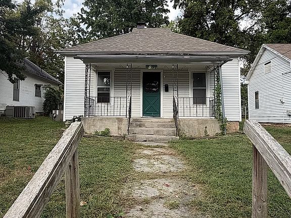 2nd image of 1031 Valley St
