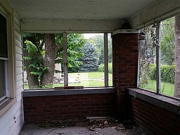 2nd image of 1123 E Dudley Ave