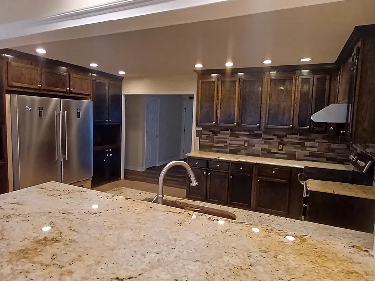 211 Sheffield Ct — Photo 6