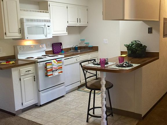 4th image of 139 Academy Ct #133N