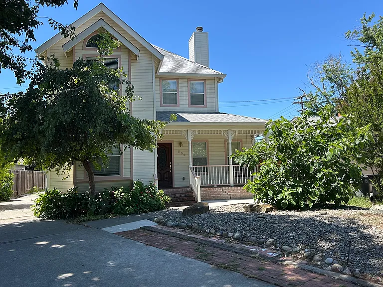 539 J St — Photo 1