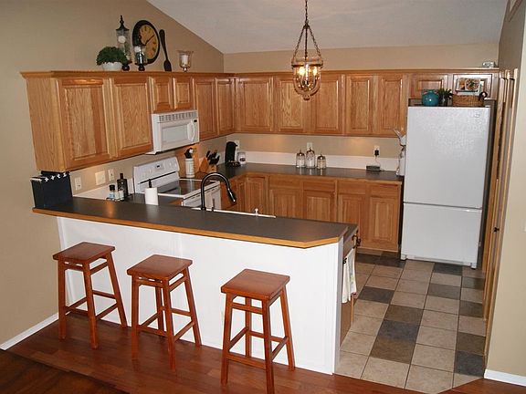 5th image of 1126 N Bedford Cir