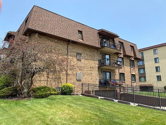 4th image of 10445 S Mansfield Ave #3E