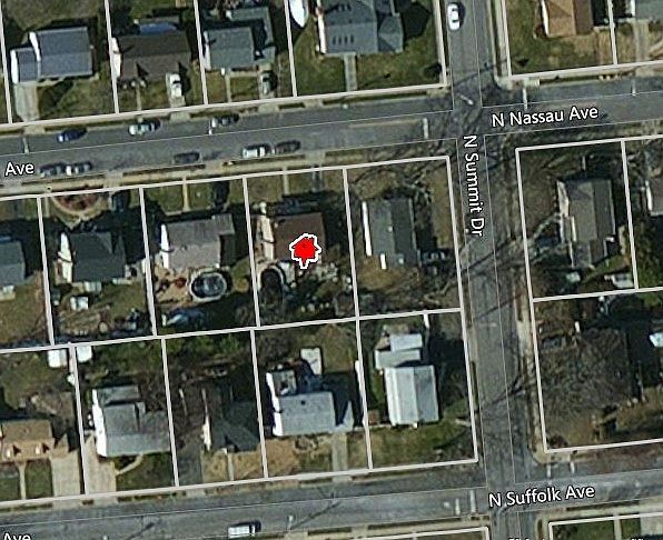 1st image of 152 N Nassau Ave