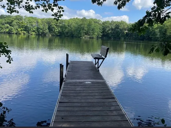 26 Arcadia Rd, Natick, MA 01760