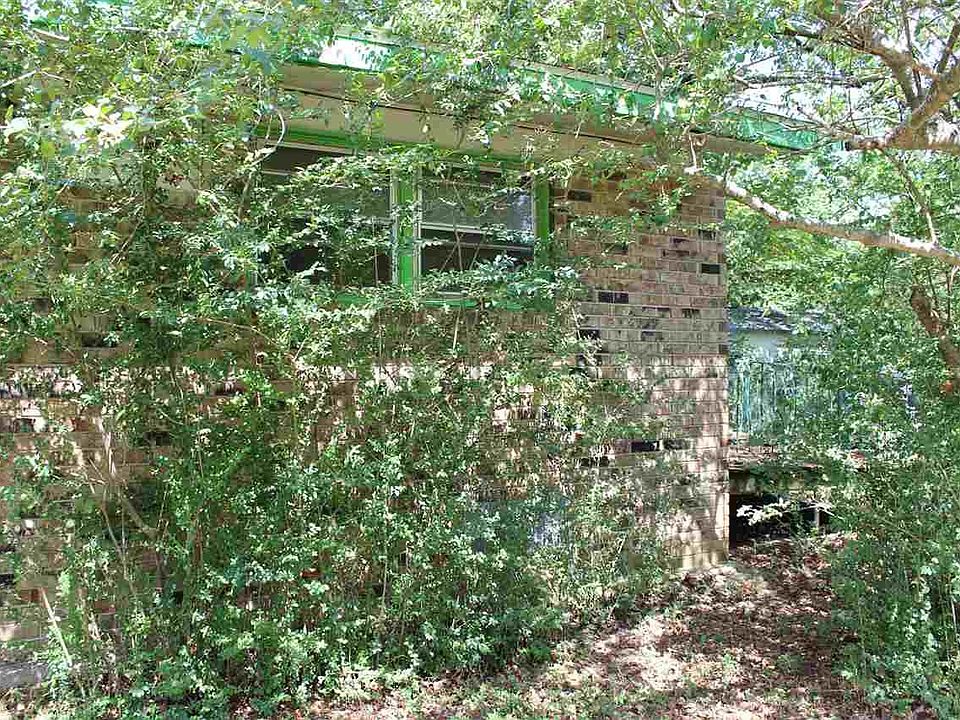 2nd image of 202 County Road 390