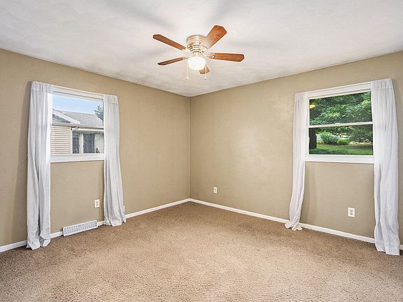4th image of 7813 S Sprinkle Rd