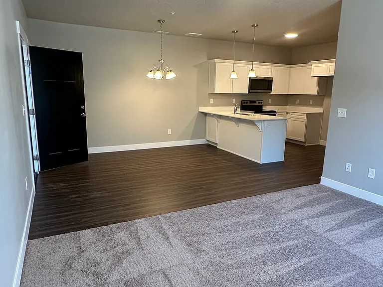 1087 N Sawtooth Way #GG203 — Photo 4