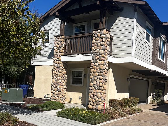 2nd image of 210 N Vine Ave #E
