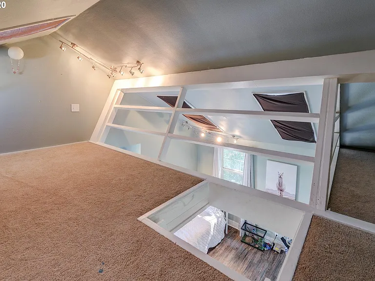 1225 NE 42nd Ave — Photo 15