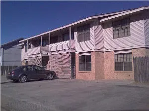 North Grand Apts — Photo 2