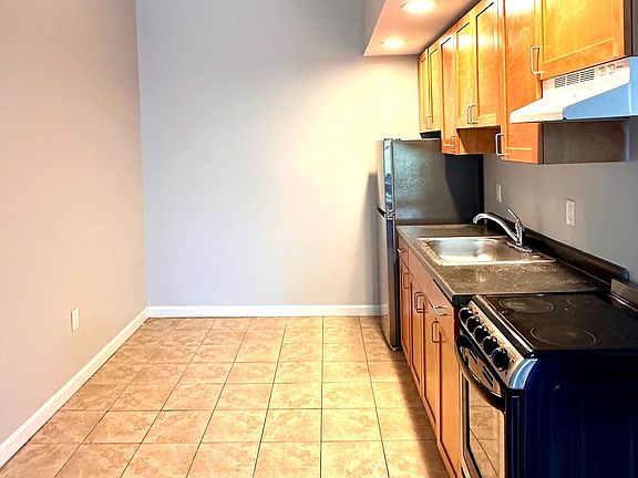 5th image of 60 Franklin St APT 205