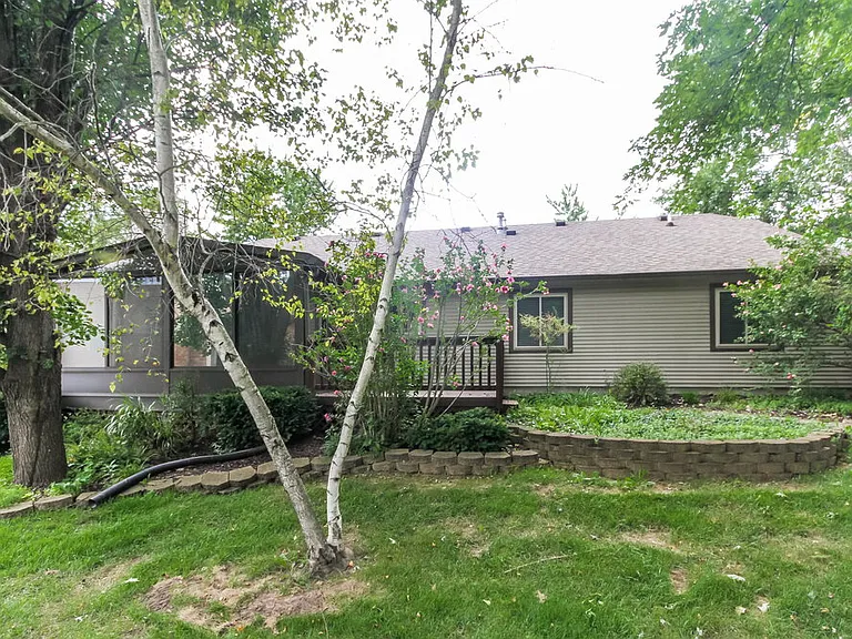 9119 Lansburgh Ct — Photo 15