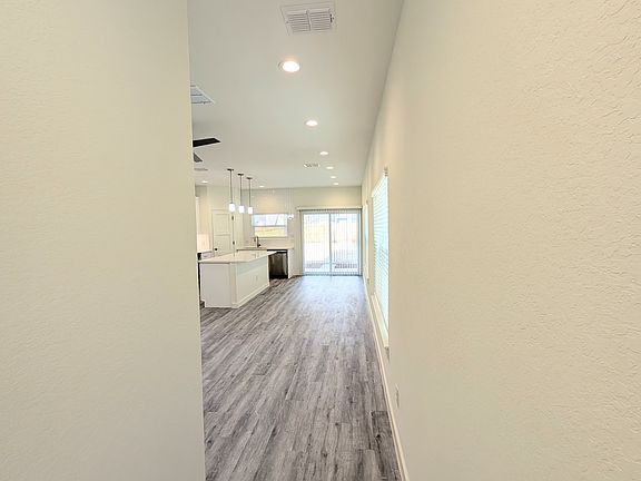 2nd image of 625 Essex St
