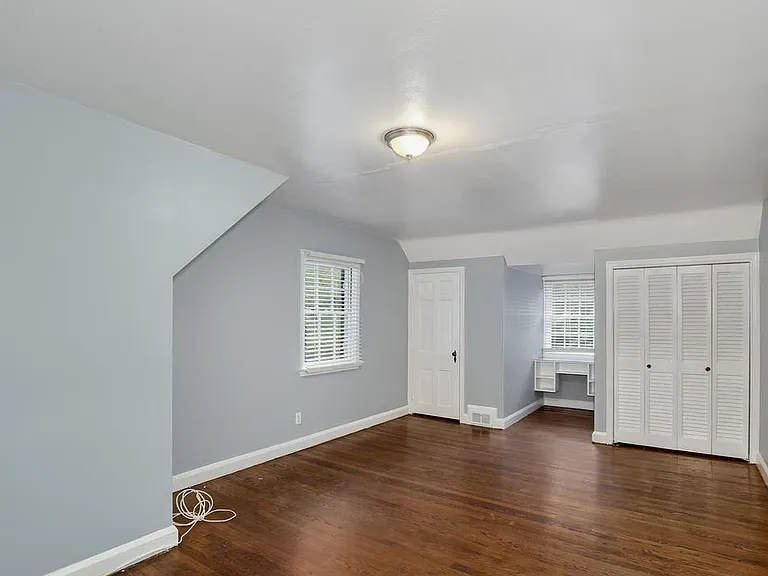5806 Kenmore Rd — Photo 18