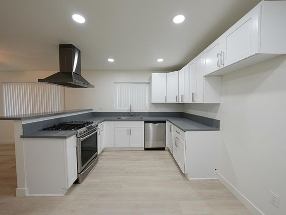4th image of 628 S Fashion Park St APT A