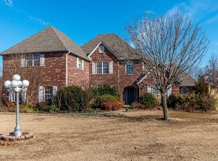 10432 E Rose Glen Dr, Claremore, OK 74019
