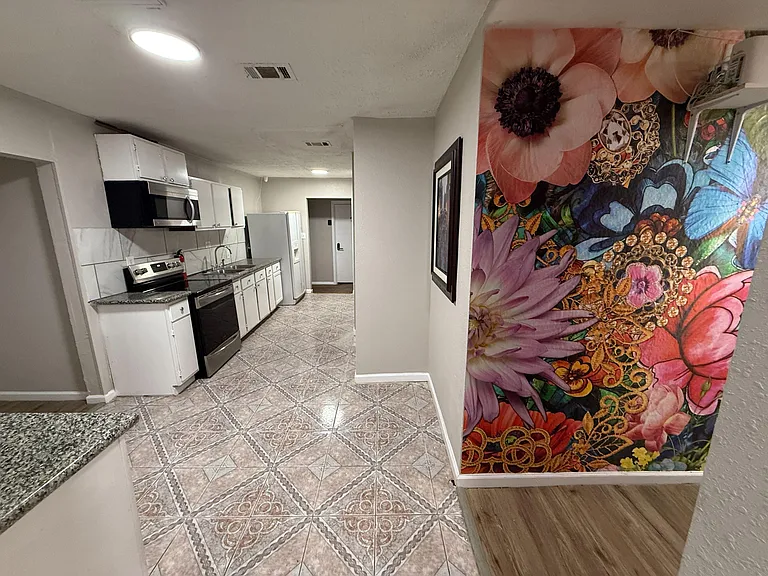 Lotus St — Photo 5