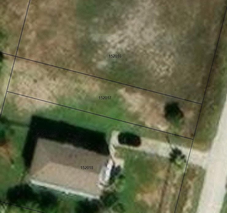 2nd image of 1022 19th St Lot 35