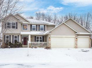 950 S Windmill Crk, Waconia, MN 55387
