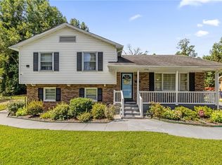 3530 Fieldstone Dr, Winston Salem, NC 27105