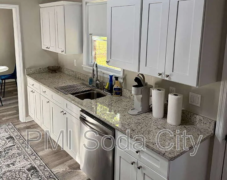 3615 Truman St — Photo 14