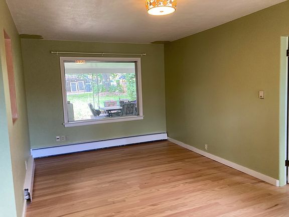 Another living room photo