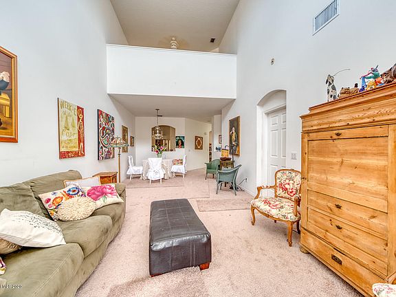 5th image of 304 Espana Ct